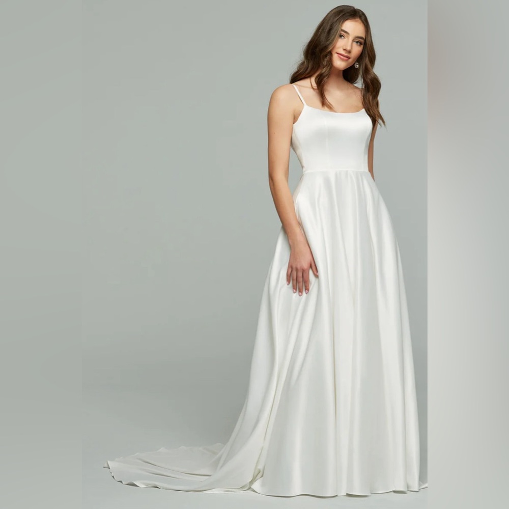 NWT Avery Austin “Giselle” Satin A-Line Wedding Dress